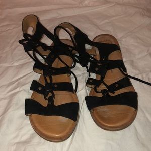 Short black strappy sandals